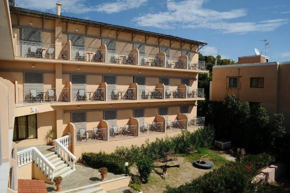 Hotel Magda Agia Marina  Exterior foto