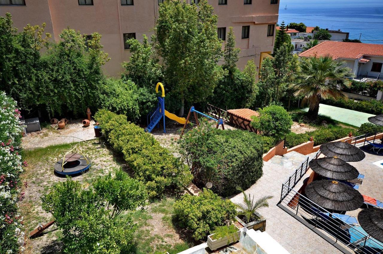 Hotel Magda Agia Marina  Exterior foto